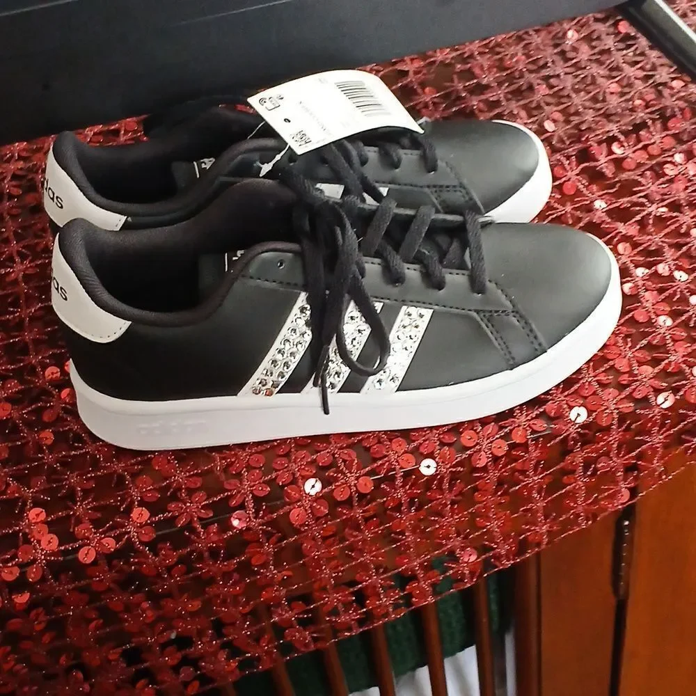 Adidas - Picture 4 of 4